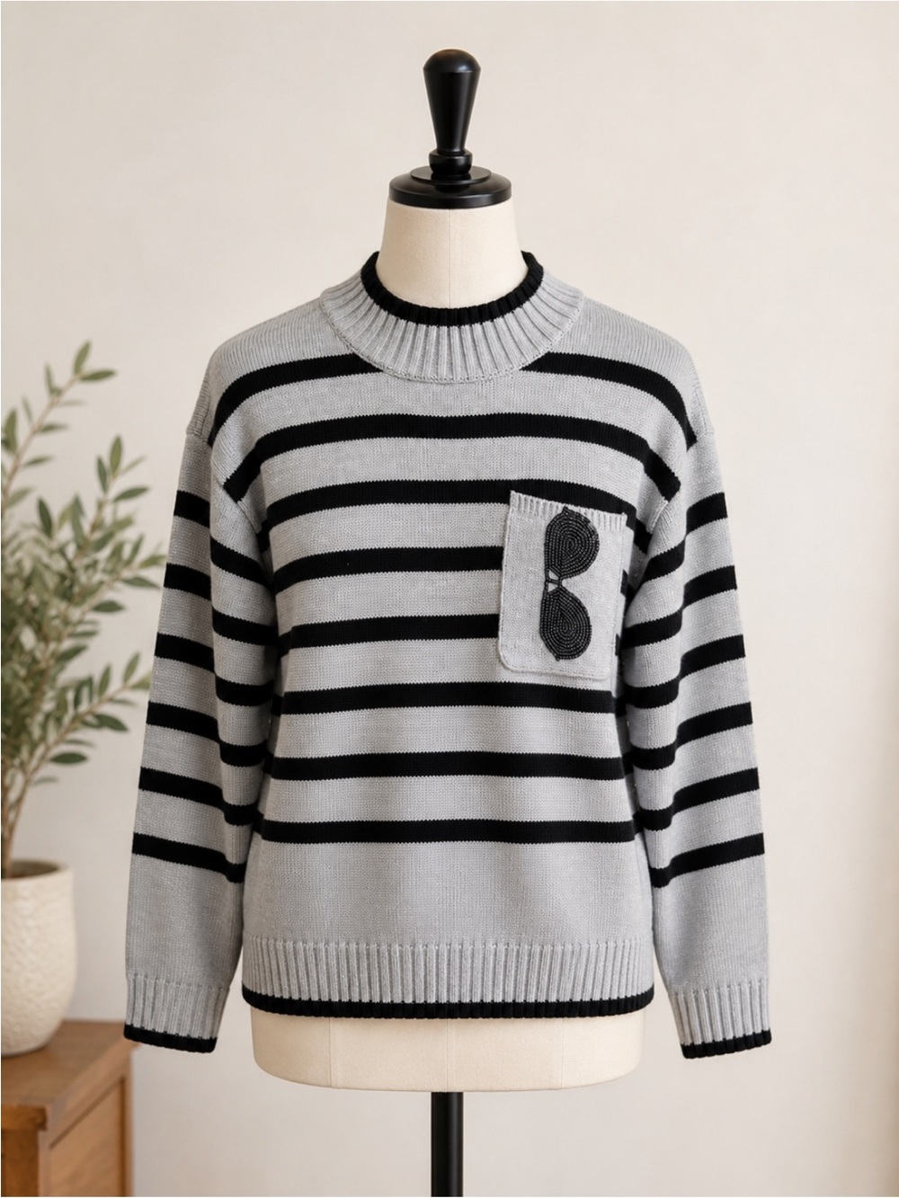 Karl Lagerfeld Paris Gray & Black Striped Sweater Sequin Sunglasses Pocket XS